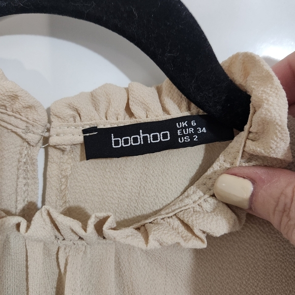 Elegant Cream Women's Top, Size 2 - Picture 2 of 6